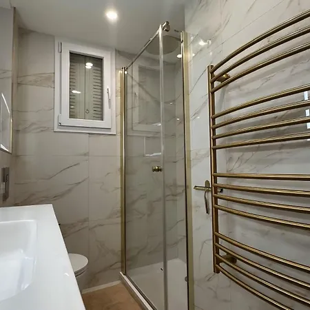 Apartment Magnifique Renove Dans Le Coeur De