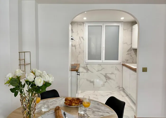 Apartment Magnifique Renove Dans Le Coeur De Menton