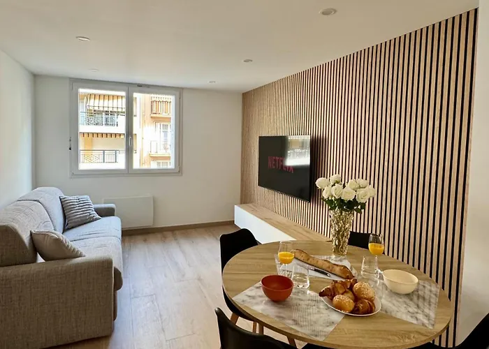 Apartment Magnifique Renove Dans Le Coeur De Menton