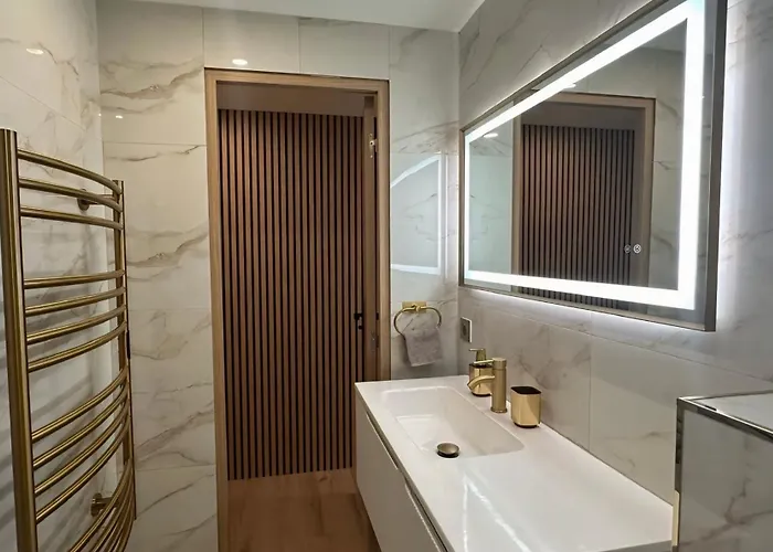 Magnifique Renove Dans Le Coeur De * Menton